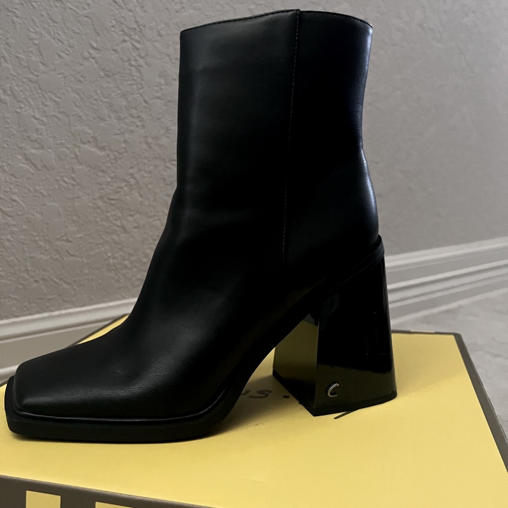 Black boots for sale!  Brand new!